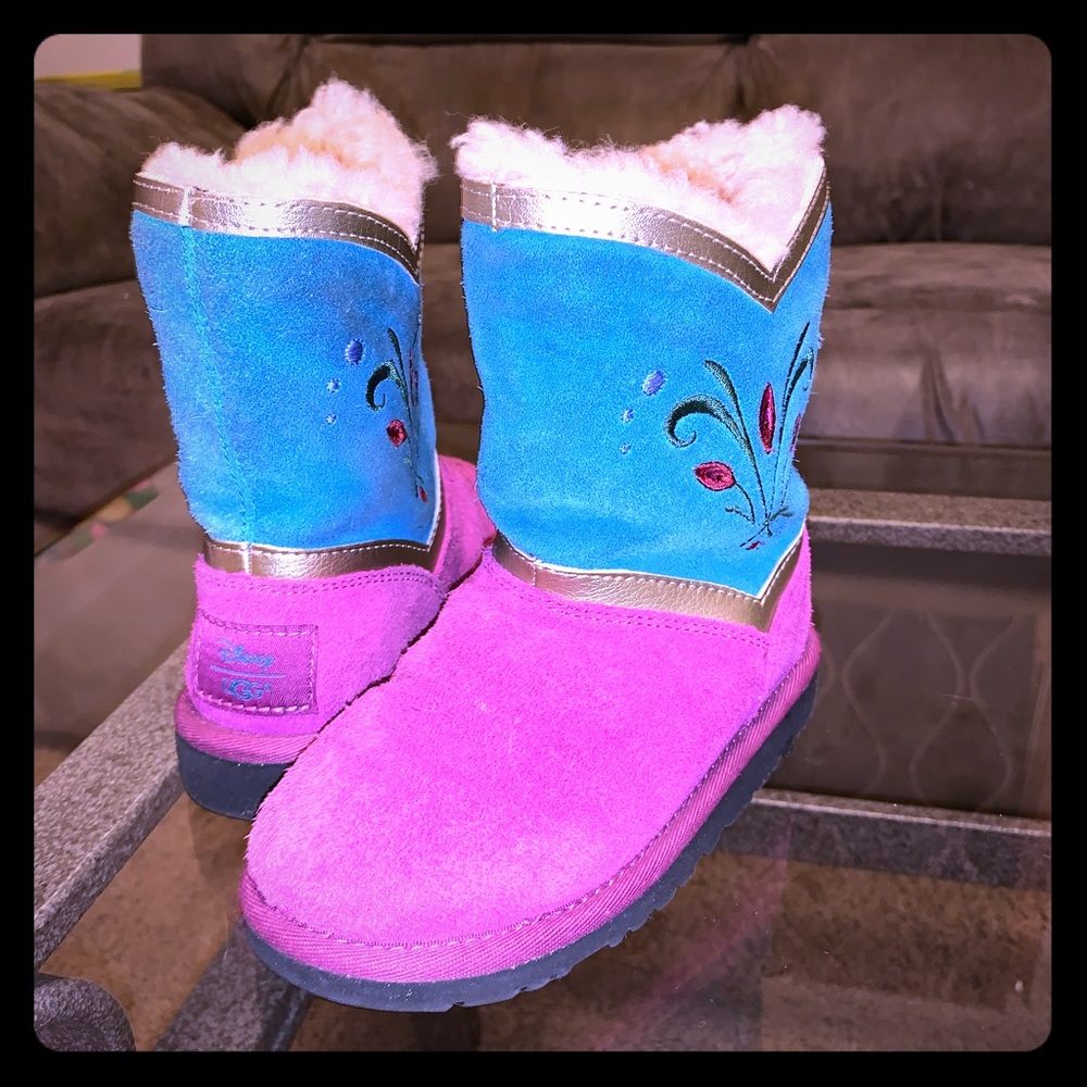 Variety of UGG boots, converse and sketchers